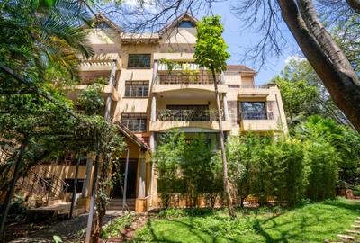 3 Bed Apartment with En Suite at Westlands Avenue