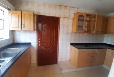 3 Bed Apartment with En Suite in Kilimani - 2