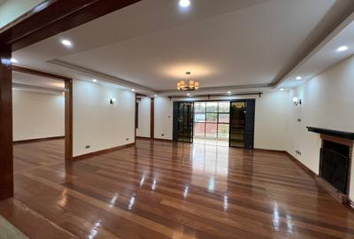 5 Bed Townhouse with En Suite in Thigiri