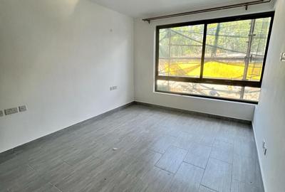 3 Bed Apartment with En Suite in Lavington