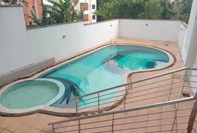 3 Bed Apartment with En Suite at Riverside