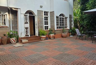 5 Bed Townhouse with En Suite at Off Gitanga Road