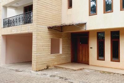 4 Bed Townhouse with En Suite at Lavington