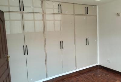 4 Bed Townhouse with En Suite in Lavington - 4