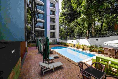 Serviced 2 Bed Apartment with En Suite at Westlands Avenue