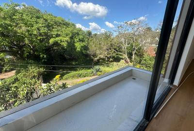 4 Bed Villa with En Suite at Lavington