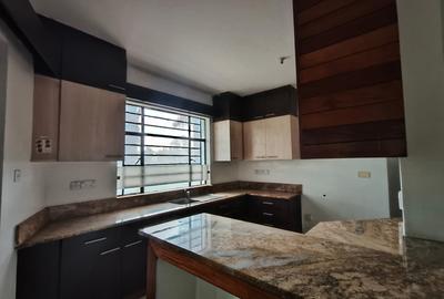 3 Bed Apartment with En Suite at Parklands - 2