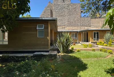 4 Bed House with En Suite in Spring Valley