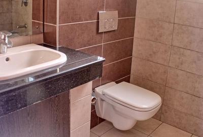 5 Bed Townhouse with En Suite at Off Convent Drive