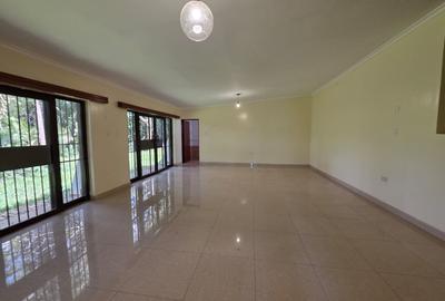 6 Bed House with En Suite in Runda - 4