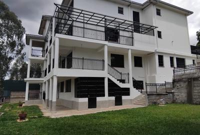 2 Bed Apartment with En Suite at New Kitisuru