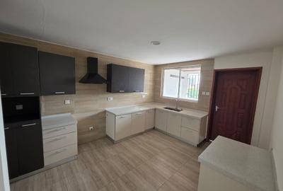 4 Bed Apartment with En Suite at Argwings Kodhek - 4