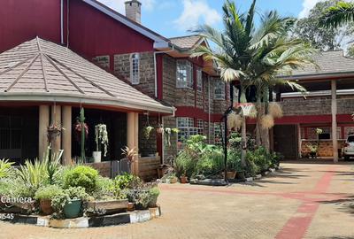 6 Bed House with En Suite in Runda