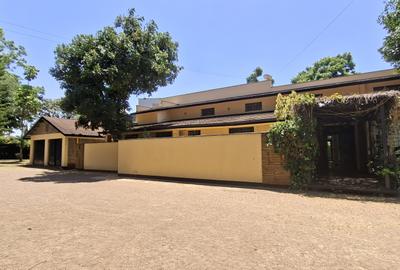 4 Bed House with En Suite in Runda - 2