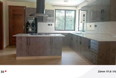 5 Bed Townhouse with En Suite in Karen - 2