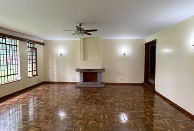 5 Bed Villa with En Suite in Nyari - 4