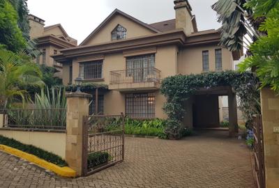 5 Bed Townhouse with En Suite at Convent Drive