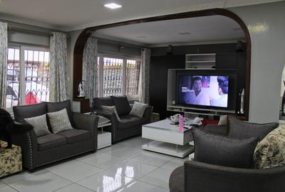 6 Bed Townhouse with En Suite at Westlands - 2
