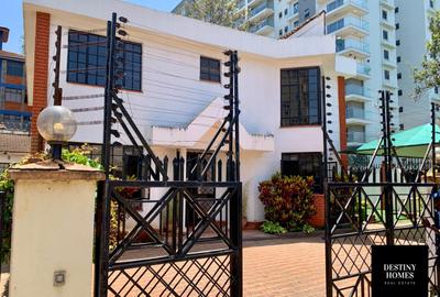 5 Bed Villa with En Suite in Kilimani