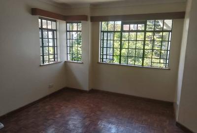 4 Bed Townhouse with En Suite in Westlands Area