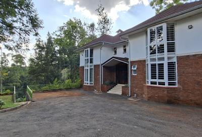 5 Bed Townhouse with En Suite in Rosslyn - 3