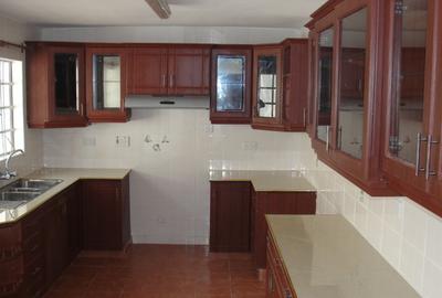 4 Bed Townhouse with En Suite at Westlands