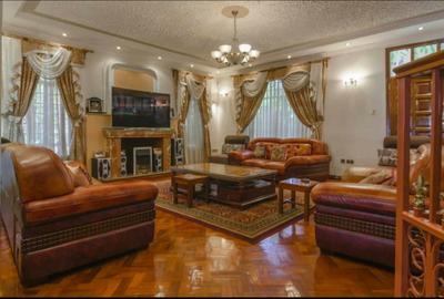 5 Bed House with En Suite in Runda - 2