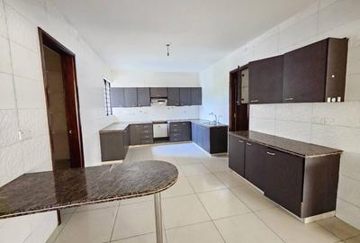 4 Bed Apartment in Parklands