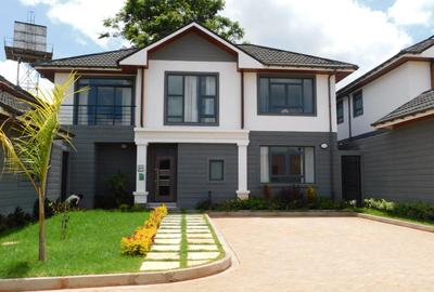 4 Bed Townhouse with En Suite at Five Star Paradise