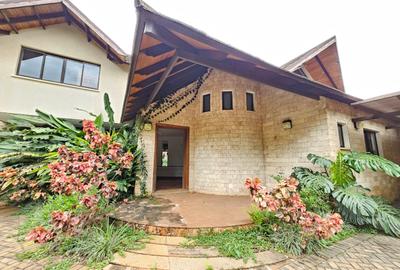 4 Bed House with En Suite in Runda