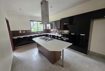 3 Bed Apartment with En Suite in Rhapta Road - 3