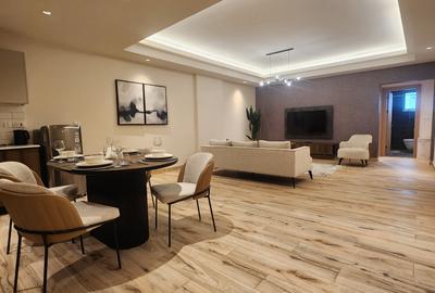 Serviced 2 Bed Apartment with En Suite in Riverside