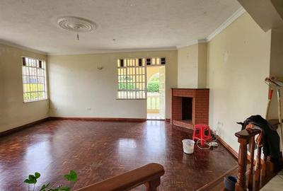 4 Bed House with En Suite at Bomas