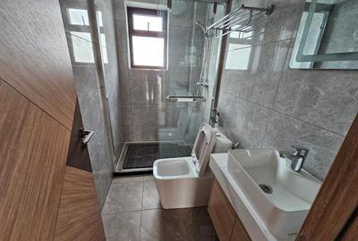 1 Bed Apartment with Swimming Pool in Riverside - 2