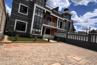 4 Bed House with En Suite in Gikambura