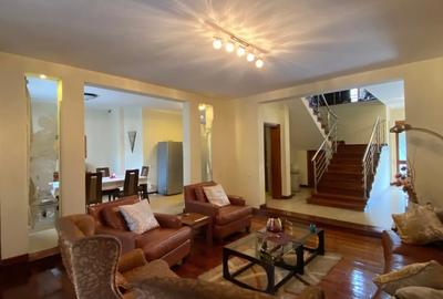 4 Bed Townhouse with En Suite in Westlands Area - 2