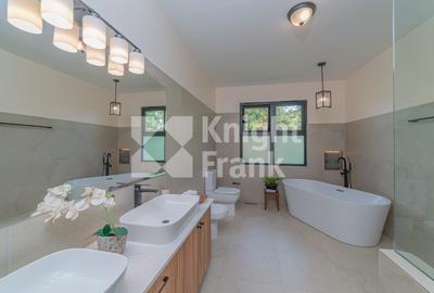 5 Bed House with En Suite at Off Runda Grove - 4