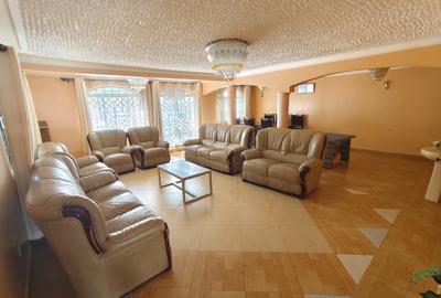 6 Bed Villa with En Suite in Lavington - 2