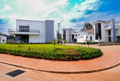 4 Bed House with En Suite in Kiambu Road - 2