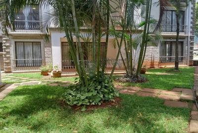 3 Bed Apartment with En Suite at Dennis Pritt Road