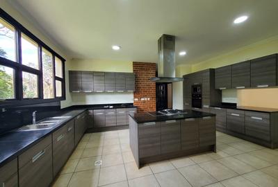 5 Bed Townhouse with En Suite in Karen - 3