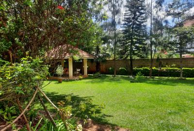 5 Bed House with En Suite in Runda - 3