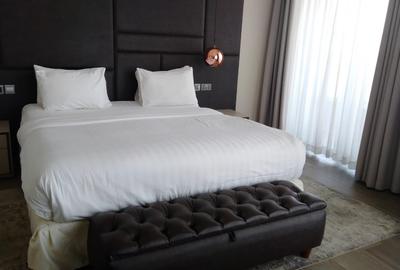 Serviced 2 Bed Apartment with En Suite at The Curve