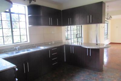 4 Bed Townhouse with En Suite at Lavington