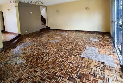 5 Bed Townhouse with En Suite at Lavington - 3