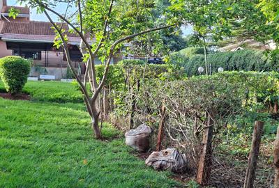 5 Bed House with En Suite in Runda - 2