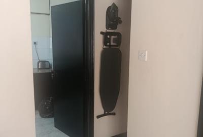 Serviced 1 Bed Apartment with En Suite at Upperhil - 2