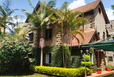 5 Bed Townhouse with En Suite in Kileleshwa - 2