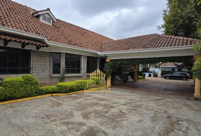 5 Bed House with En Suite in Runda