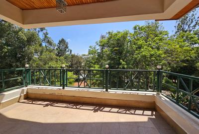 3 Bed Apartment with En Suite in Riverside - 4
